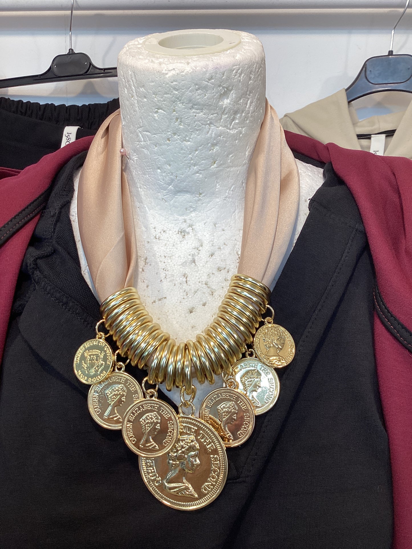 Collar monedas