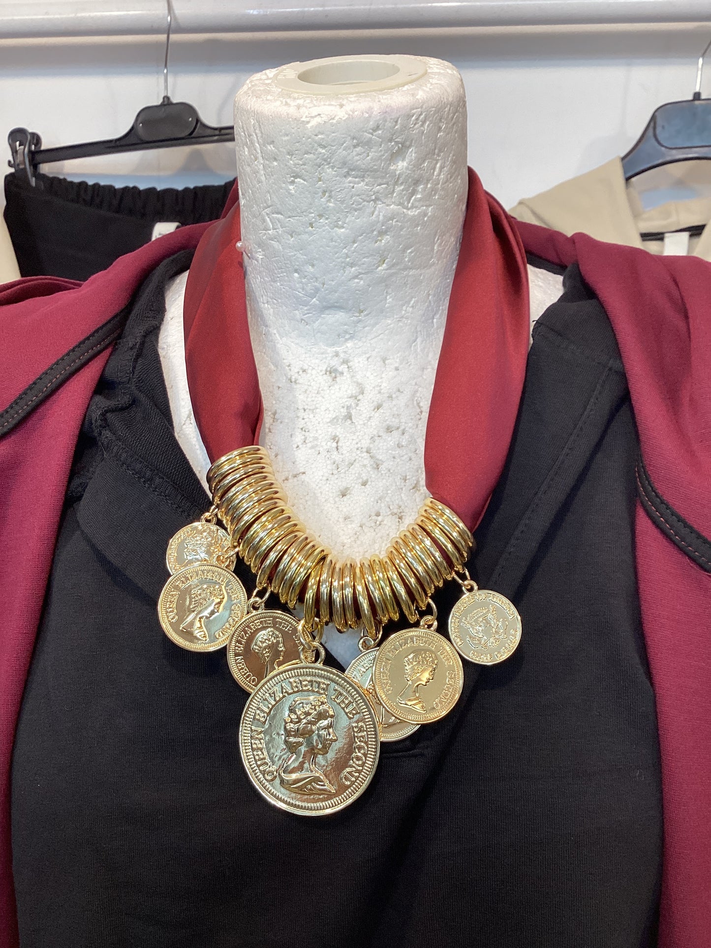 Collar monedas